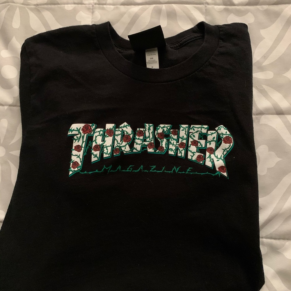 Thrasher shirt w/ red roses
